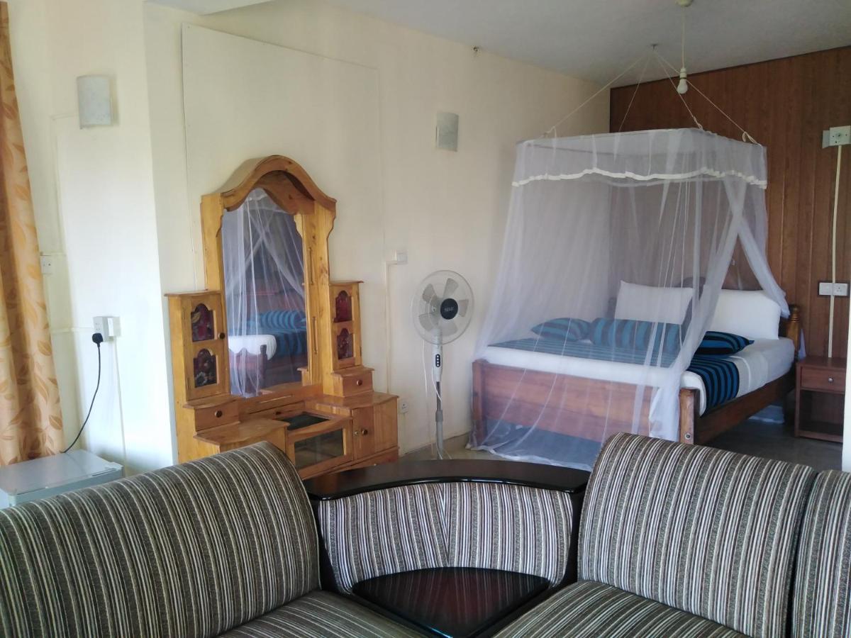 Blue Ribbon Homestay Ella Bagian luar foto