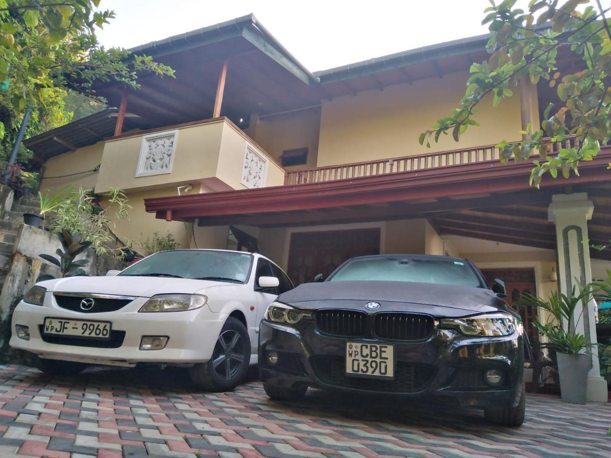Blue Ribbon Homestay Ella Bagian luar foto