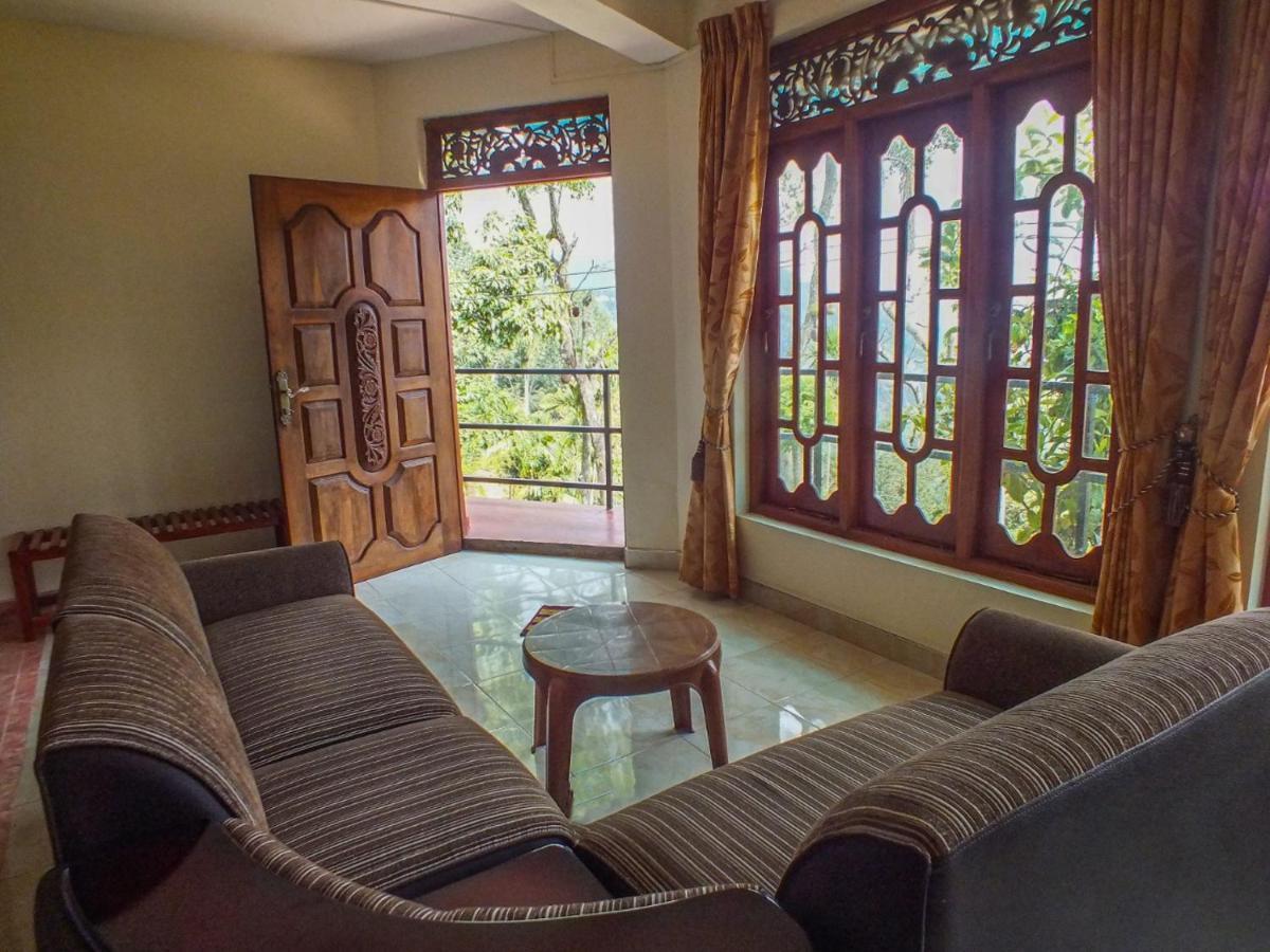 Blue Ribbon Homestay Ella Bagian luar foto