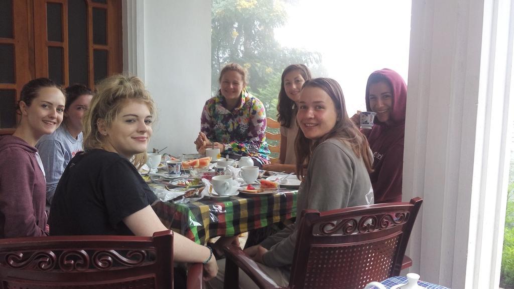 Blue Ribbon Homestay Ella Bagian luar foto