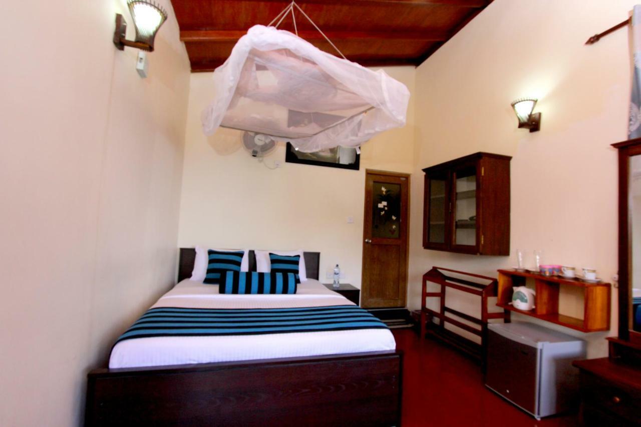 Blue Ribbon Homestay Ella Bagian luar foto
